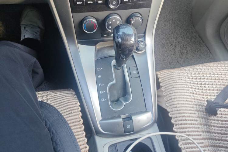 Used Chevrolet Captiva 2014 2.4L Two-Wheel Drive City Edition 5 Seats Gear Lever