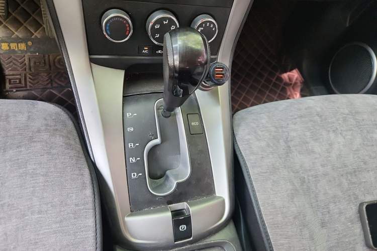 Used Chevrolet Captiva 2014 2.4L Two-Wheel Drive Urban Version 7 Seats Gear Lever