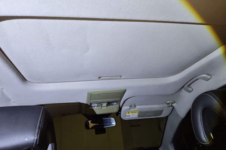 Used Chevrolet Captiva 2014 2.4L Two-Wheel Drive Urban Version 7 Seats Headliner