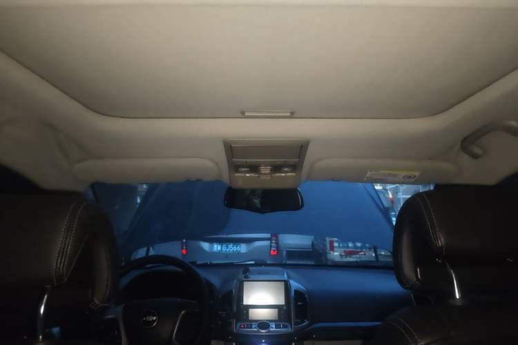 Used Chevrolet Captiva 2014 2.4L 4x4 Luxury Edition 5 Seats Headliner