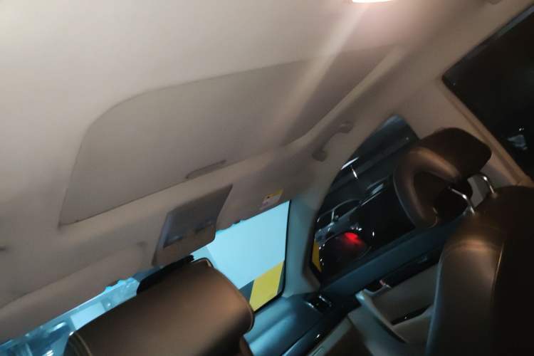 Used Chevrolet Captiva 2014 2.4L 4x4 Luxury Edition 5 Seats Headliner