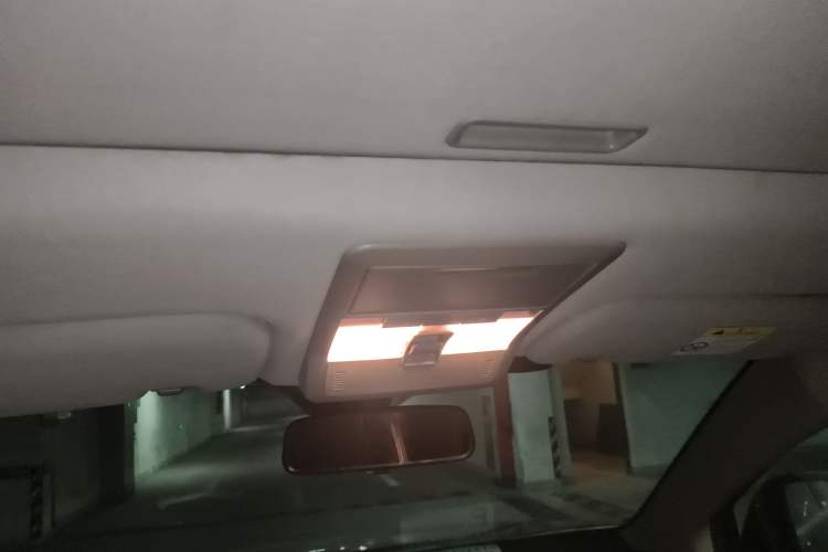 Used Chevrolet Captiva 2014 2.4L Two-Wheel Drive Urban Version 7 Seats Headliner