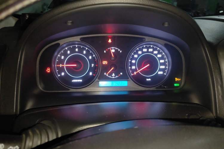 Used Chevrolet Captiva 2014 2.4L Two-Wheel Drive Urban Version 7 Seats Instrument Cluster