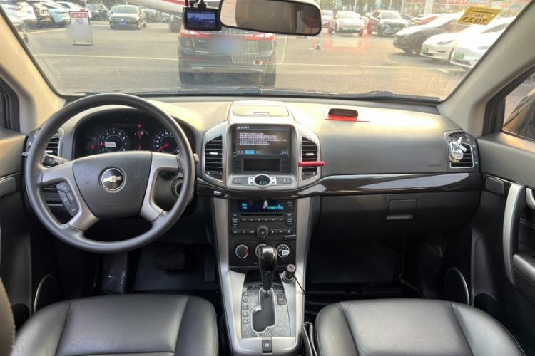 Used Chevrolet Captiva 2014 2.4L Two-Wheel Drive Urban Version 7 Seats Interior 1