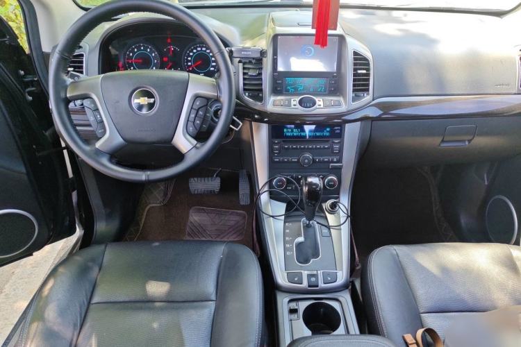 Used Chevrolet Captiva 2014 2.4L 4x4 Flagship Edition 7 Seats Interior 2