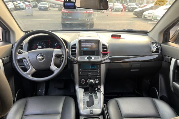 Used Chevrolet Captiva 2014 2.4L Two-Wheel Drive Urban Version 7 Seats Interior 2