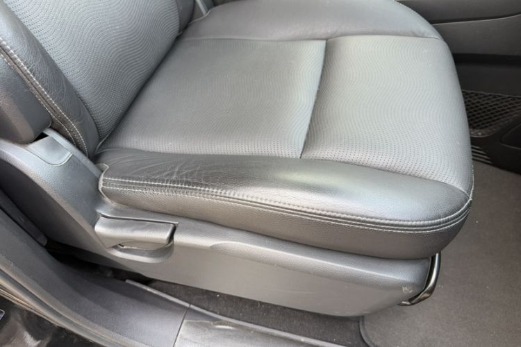 Used Chevrolet Captiva 2014 2.4L 4x4 Flagship Edition 7 Seats Interior 8