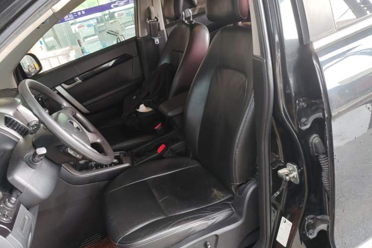 Used Chevrolet Captiva 2014 2.4L Two-Wheel Drive Urban Version 7 Seats Left Front Seat