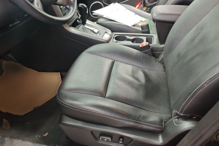 Used Chevrolet Captiva 2014 2.4L Two-Wheel Drive Urban Version 7 Seats Left Front Seat