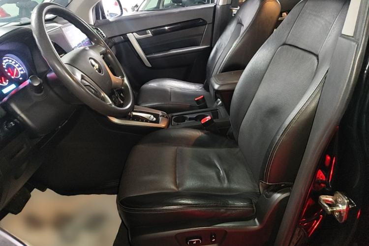 Used Chevrolet Captiva 2014 2.4L Two-Wheel Drive Urban Version 7 Seats Left Front Seat