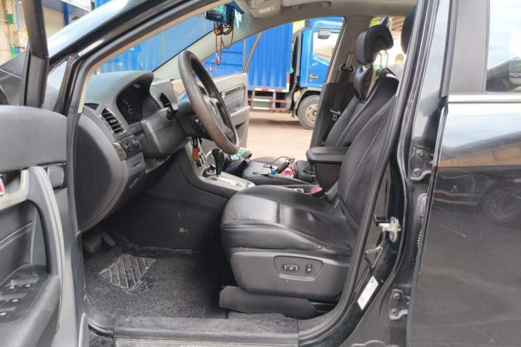Used Chevrolet Captiva 2014 2.4L Two-Wheel Drive Urban Version 7 Seats Left Front Seat