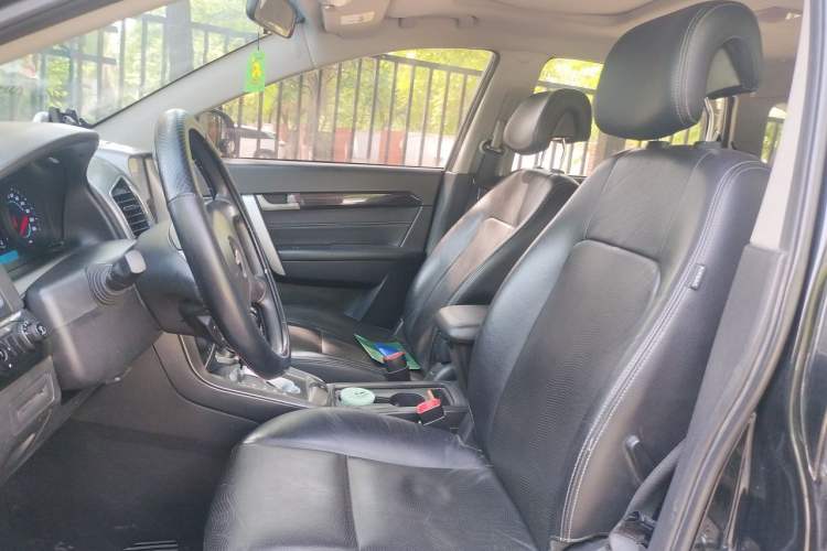 Used Chevrolet Captiva 2014 2.4L Two-Wheel Drive Urban Version 7 Seats Left Front Seat