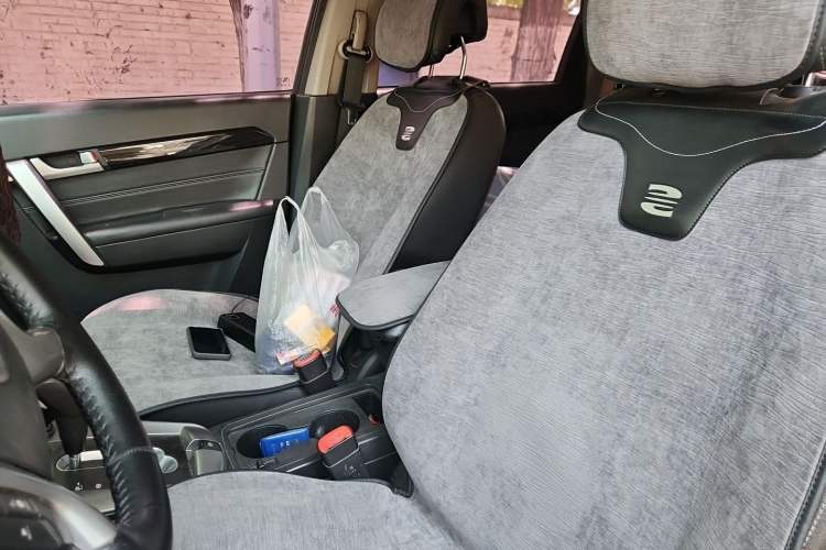 Used Chevrolet Captiva 2014 2.4L Two-Wheel Drive Urban Version 7 Seats Left Front Seat