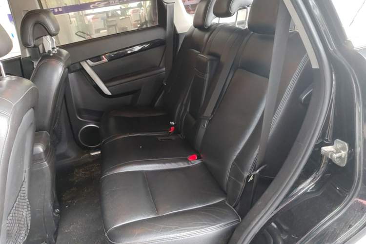 Used Chevrolet Captiva 2014 2.4L Two-Wheel Drive Urban Version 7 Seats Left Rear Seat