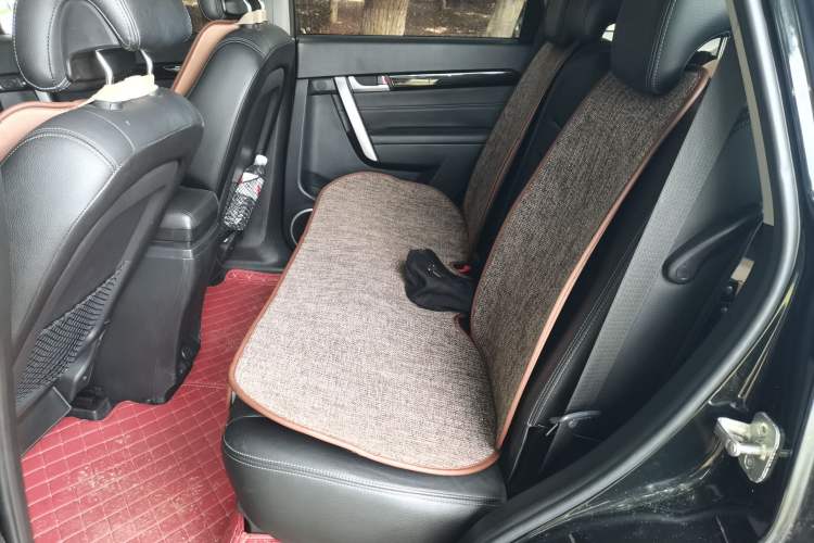 Used Chevrolet Captiva 2014 2.4L Two-Wheel Drive Urban Version 7 Seats Left Rear Seat