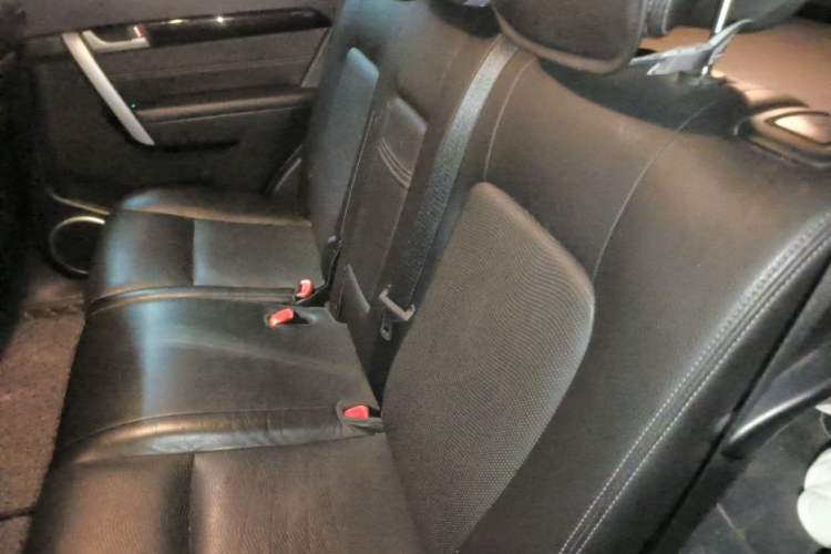 Used Chevrolet Captiva 2014 2.4L 4x4 Flagship Edition 7 Seats Left Rear Seat