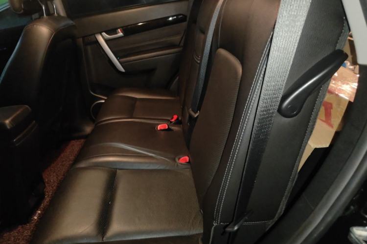 Used Chevrolet Captiva 2014 2.4L Two-Wheel Drive Urban Version 7 Seats Left Rear Seat