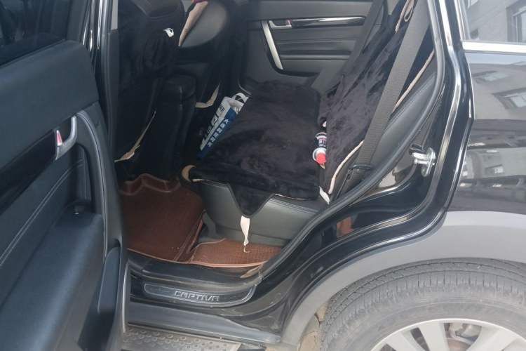Used Chevrolet Captiva 2014 2.4L 4x4 Flagship Edition 7 Seats Left Rear Seat