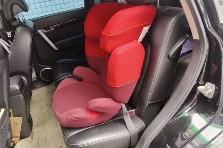 Used Chevrolet Captiva 2014 2.4L Two-Wheel Drive Urban Version 7 Seats Left Rear Seat