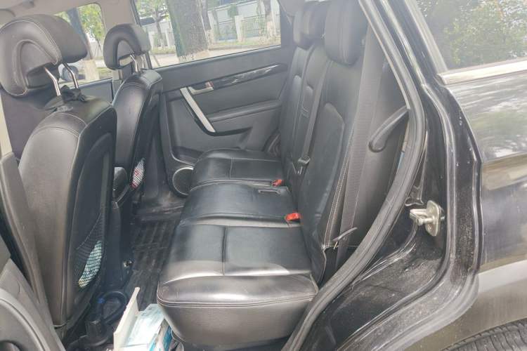 Used Chevrolet Captiva 2014 2.4L Two-Wheel Drive Urban Version 7 Seats Left Rear Seat