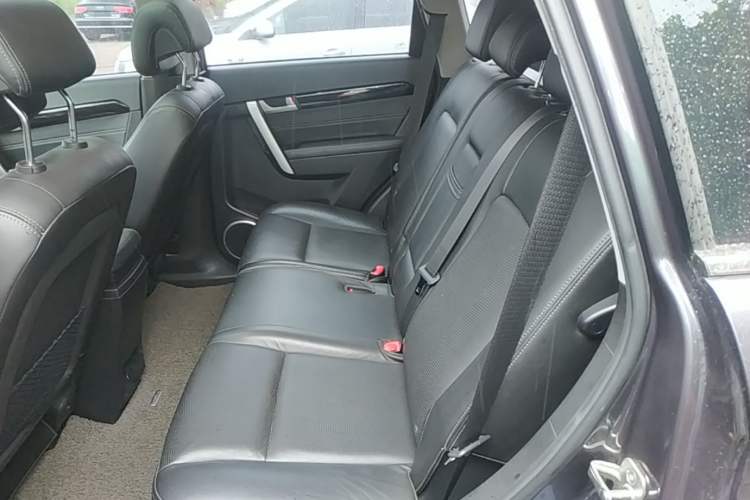Used Chevrolet Captiva 2014 2.4L 4x4 Flagship Edition 7 Seats Left Rear Seat