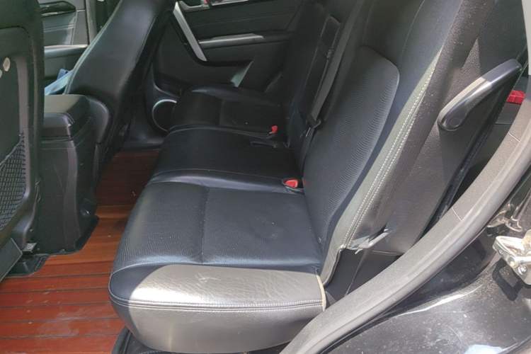 Used Chevrolet Captiva 2014 2.4L Two-Wheel Drive Urban Version 7 Seats Left Rear Seat