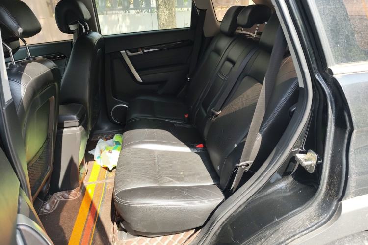 Used Chevrolet Captiva 2014 2.4L Two-Wheel Drive Urban Version 7 Seats Left Rear Seat