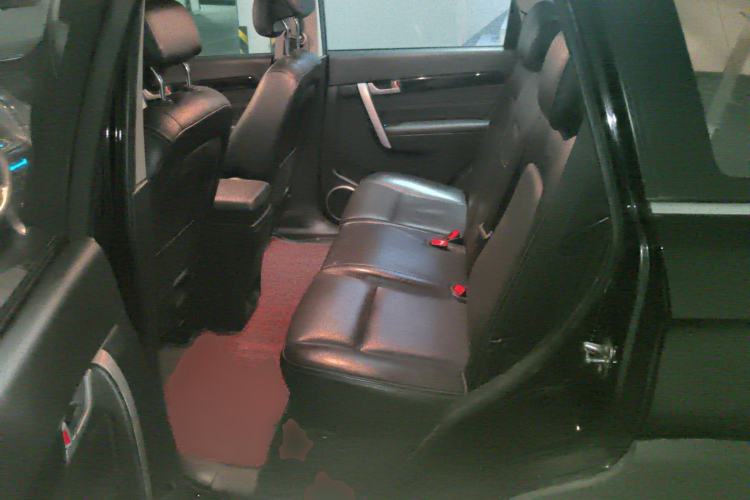 Used Chevrolet Captiva 2014 2.4L Two-Wheel Drive Urban Version 7 Seats Left Rear Seat