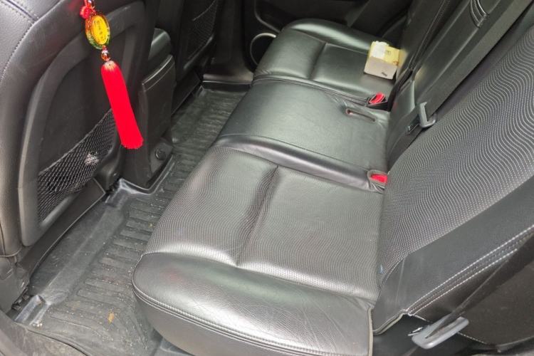 Used Chevrolet Captiva 2014 2.4L Two-Wheel Drive Urban Version 7 Seats Left Rear Seat