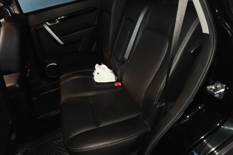 Used Chevrolet Captiva 2014 2.4L Two-Wheel Drive Urban Version 7 Seats Left Rear Seat