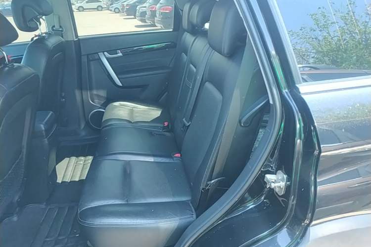 Used Chevrolet Captiva 2014 2.4L 4x4 Flagship Edition 7 Seats Left Rear Seat