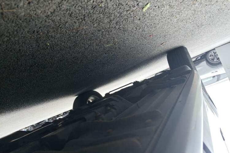 Used Chevrolet Captiva 2014 2.4L 4x4 Flagship Edition 7 Seats Left Side Sill