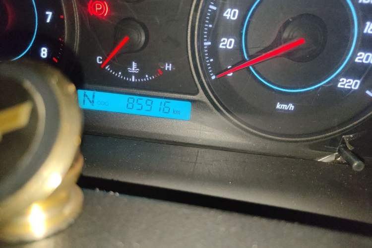 Used Chevrolet Captiva 2014 2.4L 4x4 Flagship Edition 7 Seats Odometer Close Up