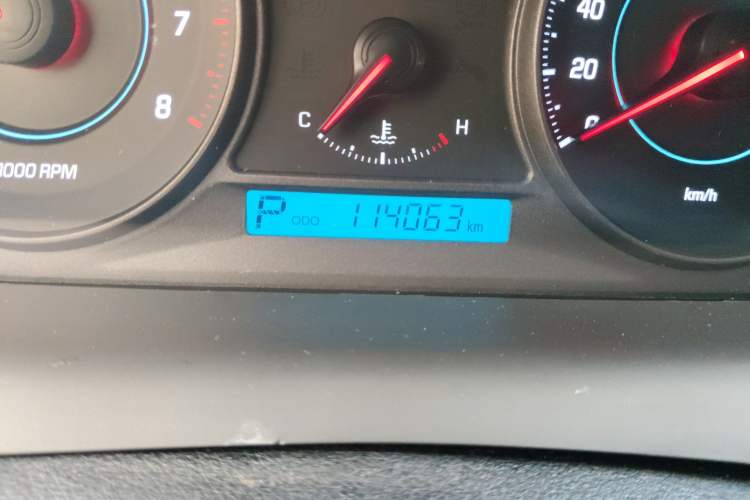 Used Chevrolet Captiva 2014 2.4L 4x4 Flagship Edition 7 Seats Odometer Close Up