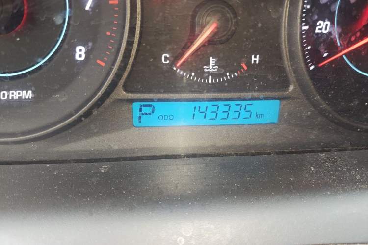 Used Chevrolet Captiva 2014 2.4L Two-Wheel Drive Urban Version 7 Seats Odometer Close Up
