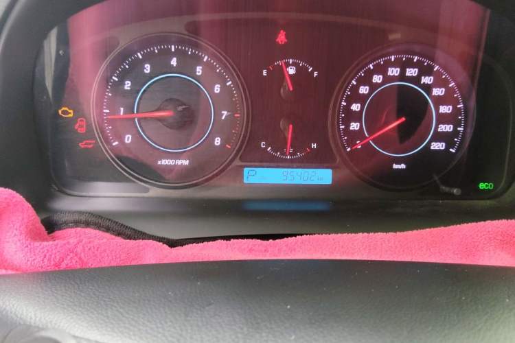 Used Chevrolet Captiva 2014 2.4L Two-Wheel Drive City Edition 5 Seats Odometer Close Up