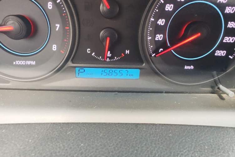 Used Chevrolet Captiva 2014 2.4L Two-Wheel Drive City Edition 5 Seats Odometer Close Up