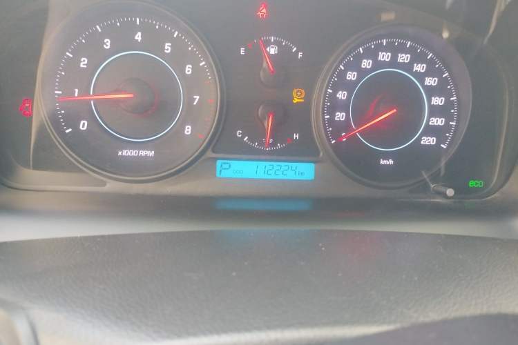 Used Chevrolet Captiva 2014 2.4L Two-Wheel Drive Urban Version 7 Seats Odometer Close Up