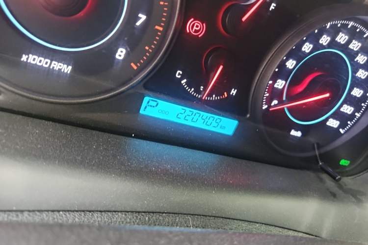 Used Chevrolet Captiva 2014 2.4L Two-Wheel Drive Urban Version 7 Seats Odometer Close Up