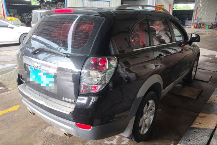 Used Chevrolet Captiva 2014 2.4L Two-Wheel Drive Urban Version 7 Seats Rear Right 45 Deg