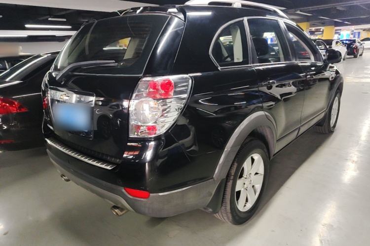 Used Chevrolet Captiva 2014 2.4L Two-Wheel Drive Urban Version 7 Seats Rear Right 45 Deg