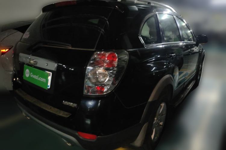 Used Chevrolet Captiva 2014 2.4L Two-Wheel Drive Urban Version 7 Seats Rear Right 45 Deg
