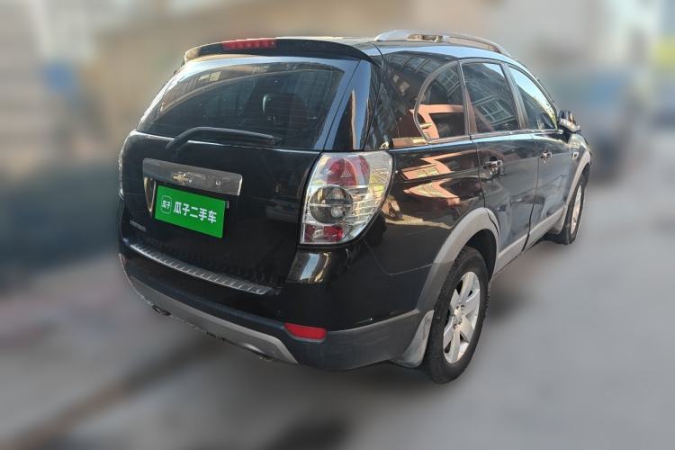 Used Chevrolet Captiva 2014 2.4L Two-Wheel Drive Urban Version 7 Seats Rear Right 45 Deg