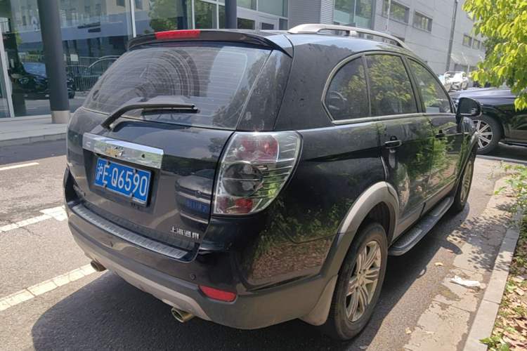 Used Chevrolet Captiva 2014 2.4L Two-Wheel Drive Urban Version 7 Seats Rear Right 45 Deg