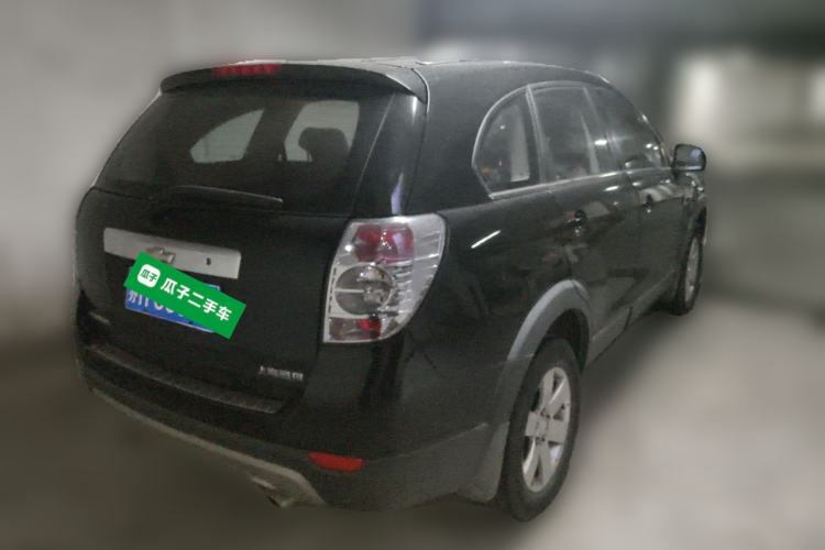 Used Chevrolet Captiva 2014 2.4L Two-Wheel Drive Urban Version 7 Seats Rear Right 45 Deg