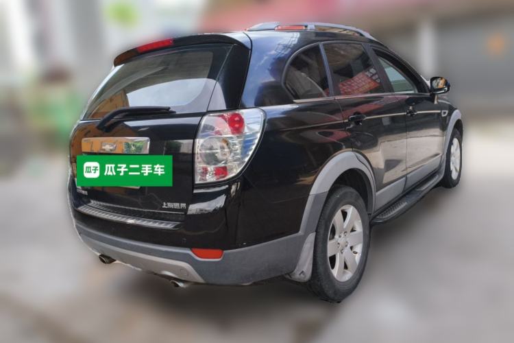 Used Chevrolet Captiva 2014 2.4L Two-Wheel Drive Urban Version 7 Seats Rear Right 45 Deg