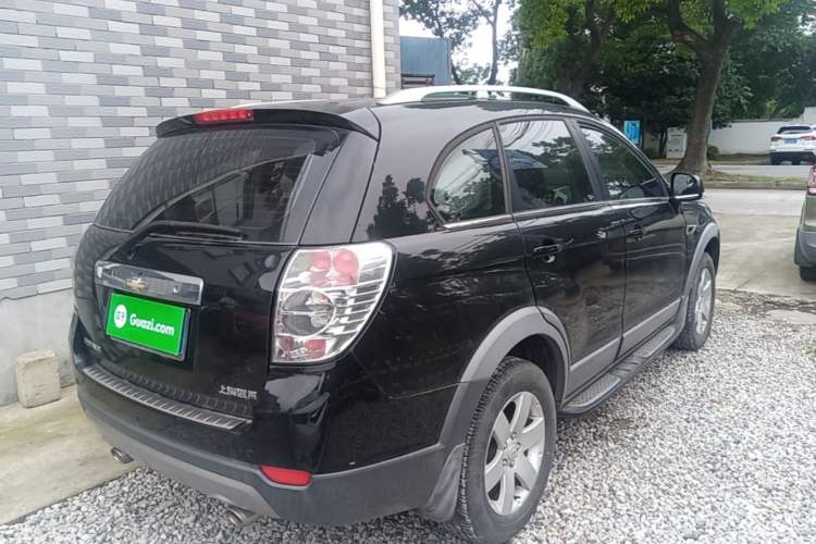 Used Chevrolet Captiva 2014 2.4L Two-Wheel Drive Urban Version 7 Seats Rear Right 45 Deg