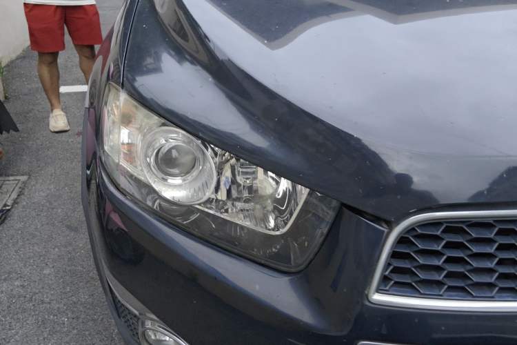 Used Chevrolet Captiva 2014 2.4L 4x4 Luxury Edition 5 Seats Right Front Headlight