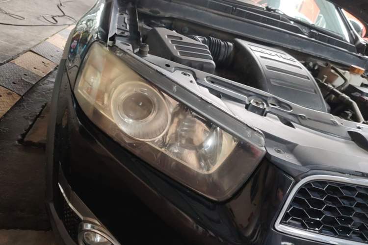 Used Chevrolet Captiva 2014 2.4L Two-Wheel Drive Urban Version 7 Seats Right Front Headlight