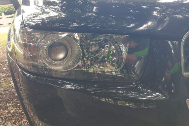 Used Chevrolet Captiva 2014 2.4L Two-Wheel Drive Urban Version 7 Seats Right Front Headlight
